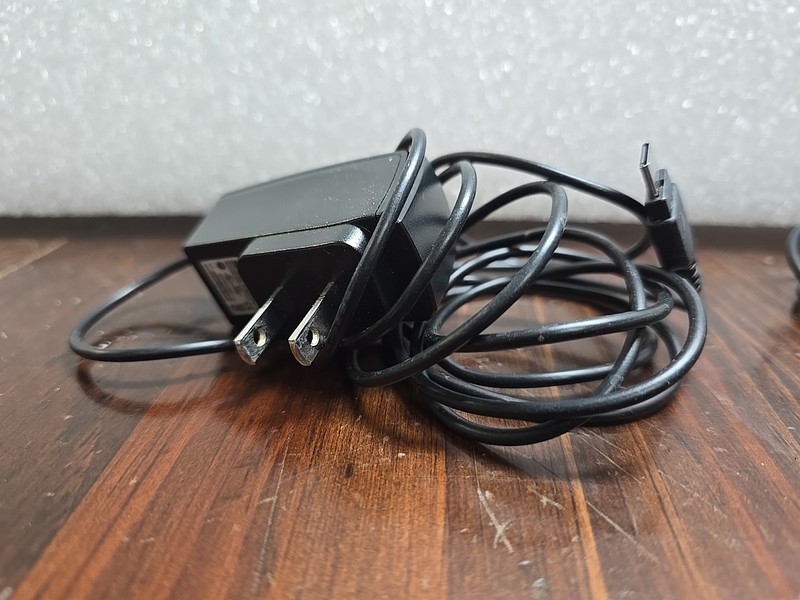 Samsung Charger Cords Lot Of 4. UNTESTED Multiple Different Chargers gallery