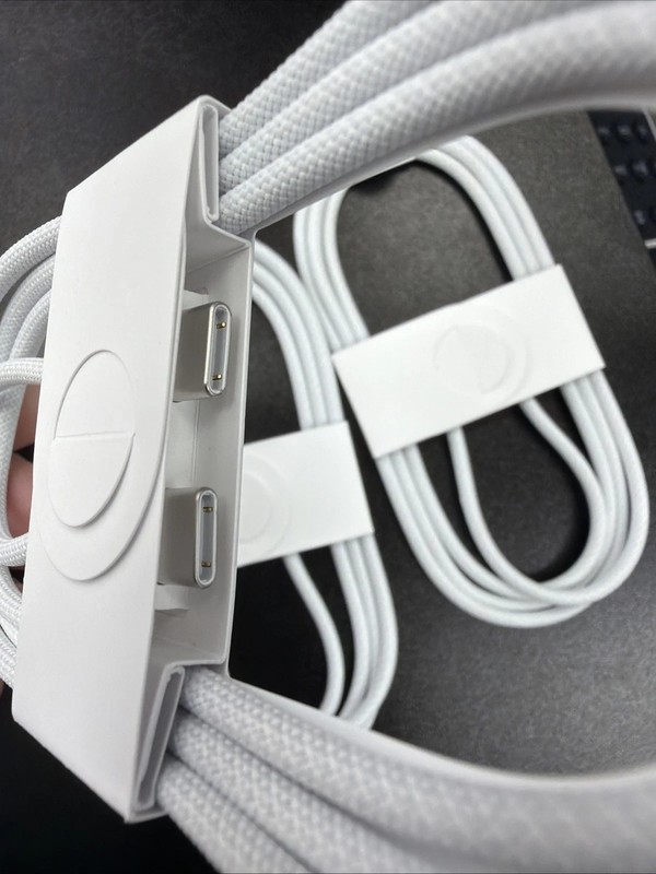 Lot Of 50 Original Apple 1m 3ft Braided USB C to C Cable(17 Pro Max Box Pulled) gallery