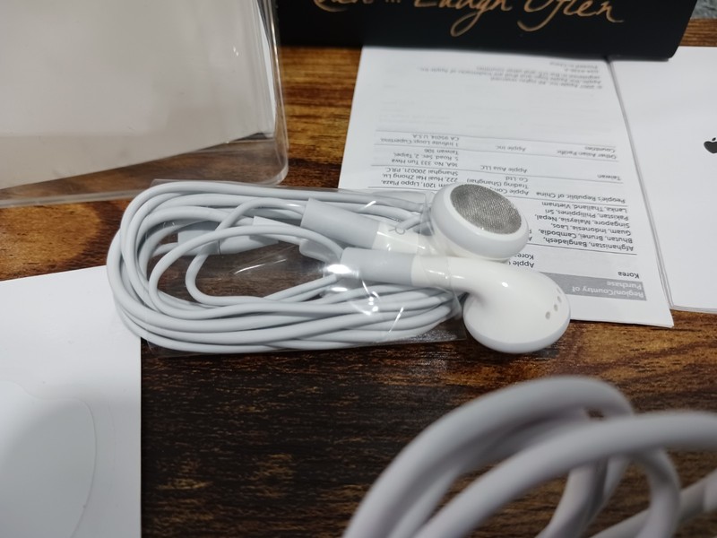 Authentic: Ipod NANO 4gb Model A1236 Apple 30-pin to USB Cable/Earphones Case gallery