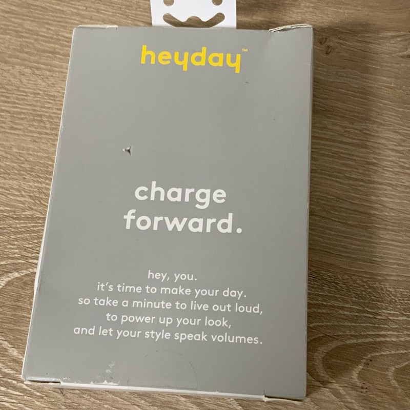 📀 Heyday 6ft. Charging Cable USB-C To iPhone Charging Cable- NEW gallery