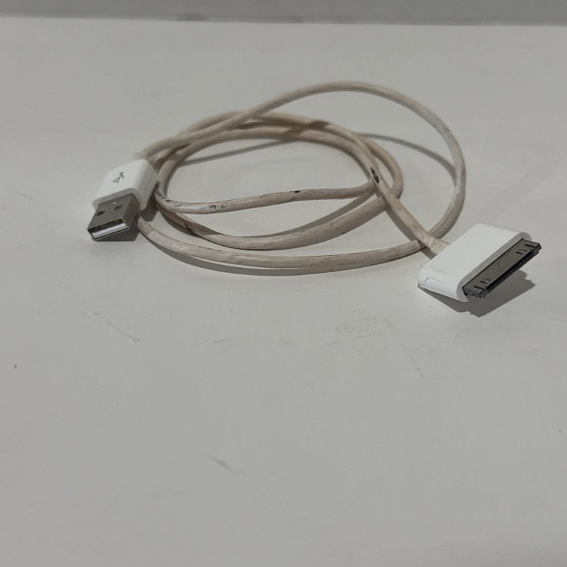 Apple MA591G/C 30-pin to USB Cable