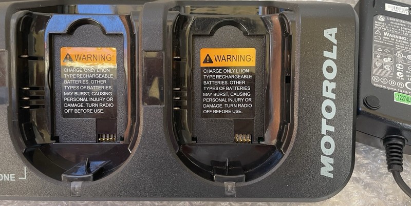 Genuine Motorola NNTN7981C 6-Unit Charger & Cloning Station for CLP107 CLP107E gallery
