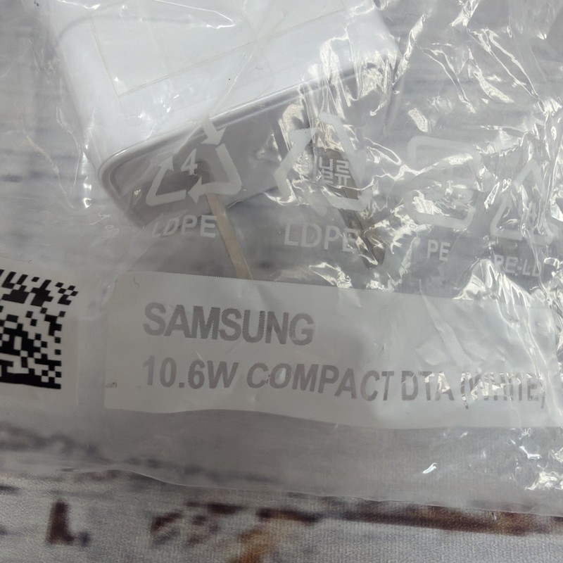 Samsung ET-DQ11Y1WE OEM Original USB 3.0 Galaxy S5/Note3 Charging Cable Block gallery