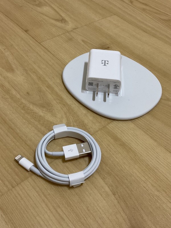 New original genuine T-MOBILE IPHONE 11&12 IPHONE 13 OEM LIGHTNING WALL CHARGER gallery