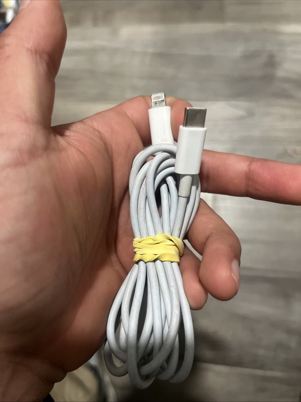 OEM Original Genuine Apple USB-C To Lightning cable, brand new this is OEM (1m)