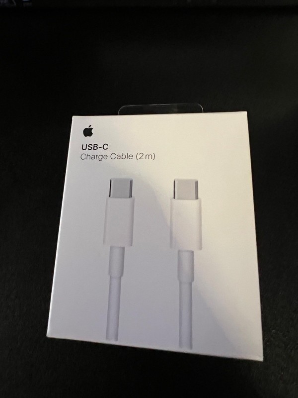 Apple 240W USB-C to USB-C Woven Charge Cable (2 M): Fast and Convenient Charging