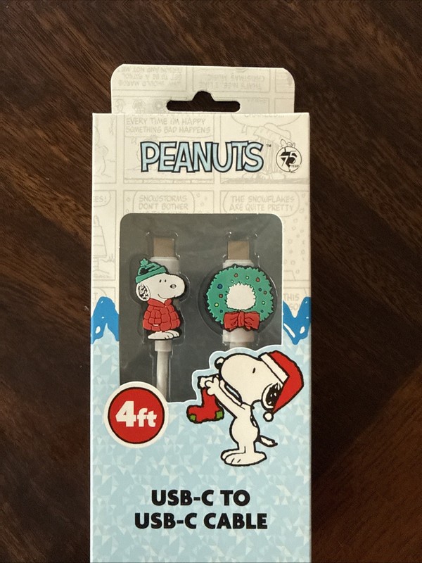 🎄 Peanuts USB-C Charging Cable – Snoopy Christmas Wreath 4FT Data/Sync Cord