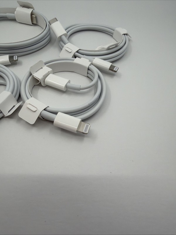 4x - Apple OEM - 1 Meter USB-C To Lightning Charge/Sync Cable gallery