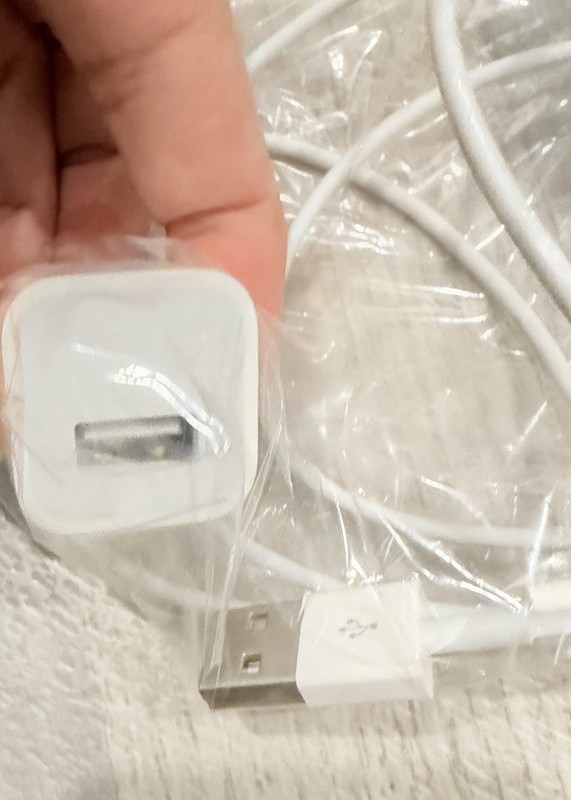 Lot Of 29 Apple 3ft. (1m) Lightning to USB Cable - White WITH Charging Block gallery