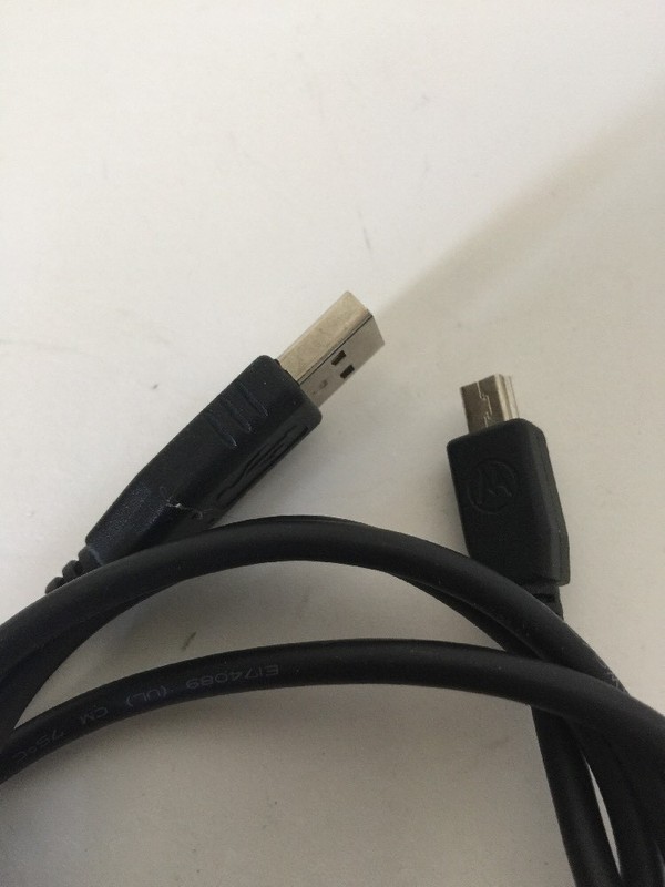 original Motorola USB data cable SKN6371C gallery