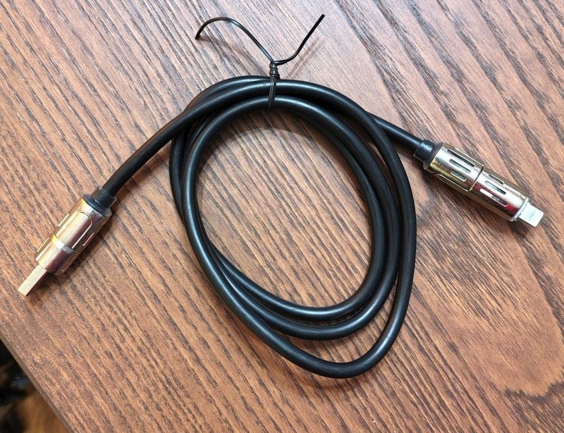 USB A to iPhone/iPad Compatible Cable – 1m. Extreme Dual Function!