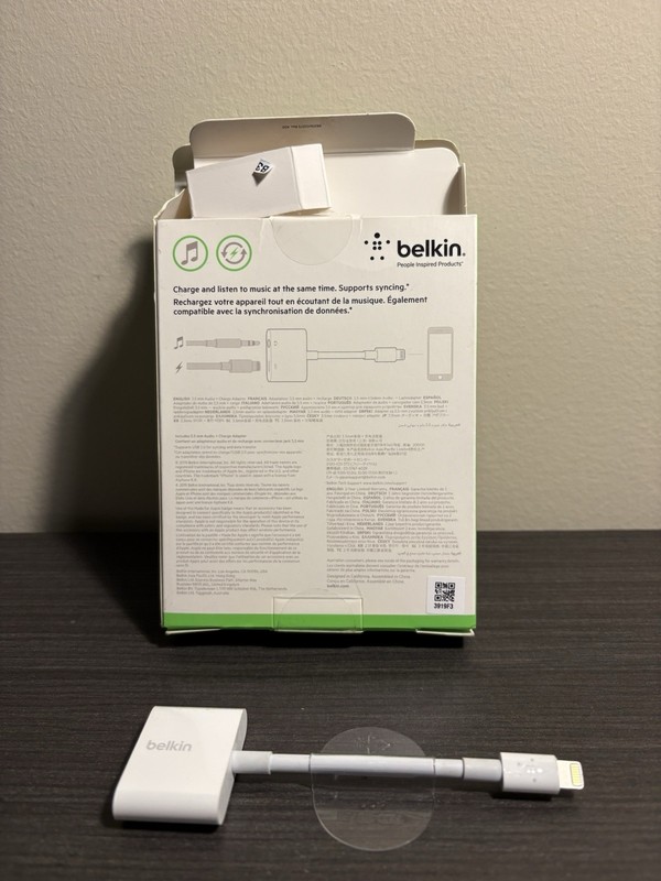 Belkin RockStar 3.5mm + Charge Audio Adapter for iPhone White gallery