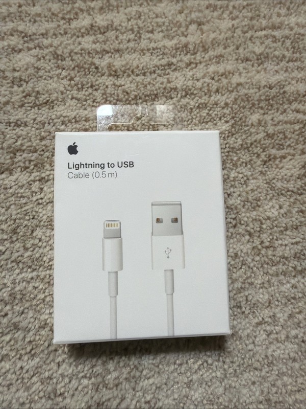 Apple ME291AM/A Lightning – USB Cable – 1.64 ft