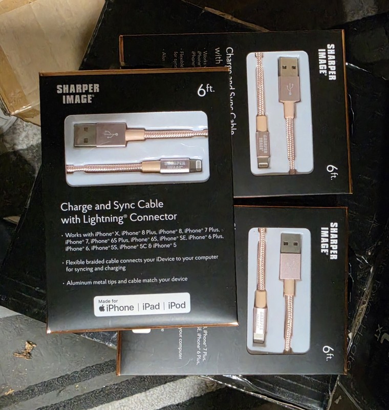 6 FT USB LIIGHHTNING-CHARGE/SYNC CABLE FOR iPod”, iPhone”, AND iPad.