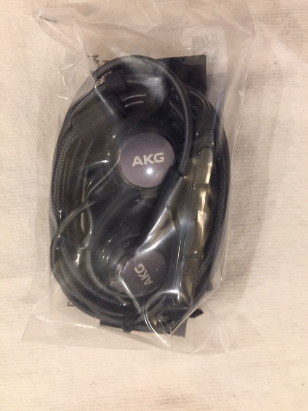 New Samsung Galaxy S8 S8 Plus Components: Box, USBs, headphones **NO PHONE** gallery