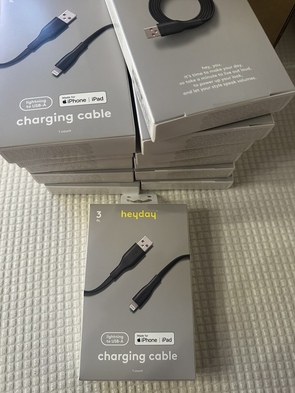 12x Heyday 3’ Fast Charge USB-A Flat Charging Cable – Black – NEW Mfi-certified