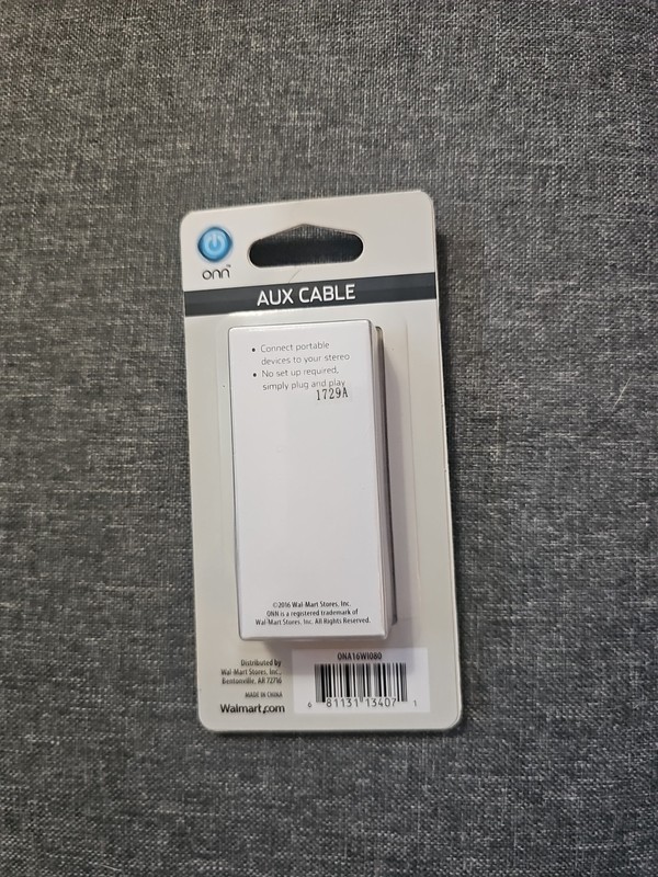 Onn AUX cable - 3 Feet - White - NEW in Original Packaging gallery