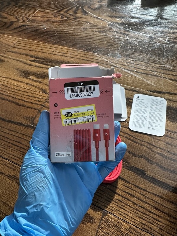 Open Box Y9-O Beats 1.5 M USB-C to Lighting Woven Cable - Rapid Red gallery