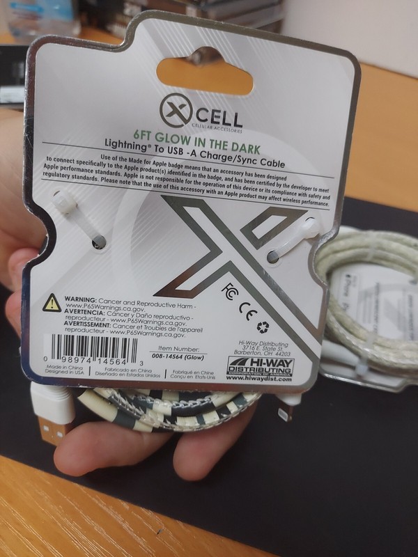 (2) Cell Brand Glow In The Dark 6 Foot Apple Charger gallery