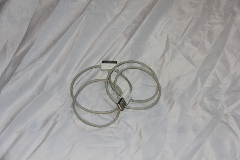 Apple MA591G/C 30-Pin to USB Cable – Charger Sync for iPod iPhone iPad gallery