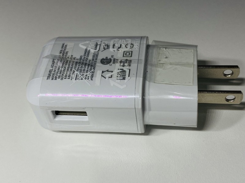 LG Charge Brick White (Bulk Packaging) gallery
