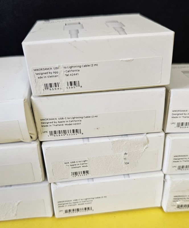 Original Apple Lightning to USB-C Cable 2m MW2R3AM/A Lot Of 10 gallery