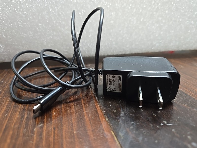 Samsung Charger Cords Lot Of 4. UNTESTED Multiple Different Chargers gallery