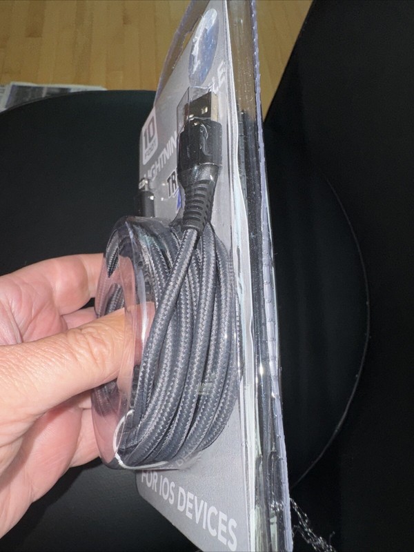Trend Zone 10 Ft Fast Charge USB Cable For iPhone, iPad, iPod And iPad Air NWT gallery