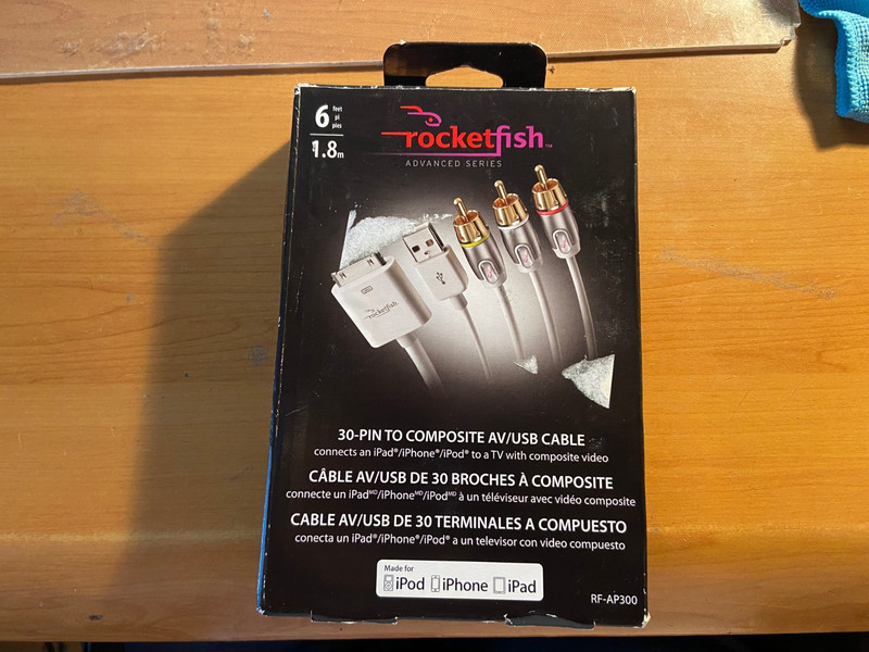 Rocketfish RF-AP300 Pin to Composite A/V and USB Cable iPhone ipod iPad