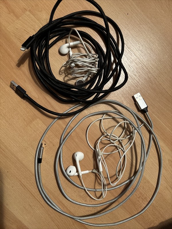 2 Pack New 6 And 10 Feet Charging Cable For iPhone And 4Complimentary Headphones