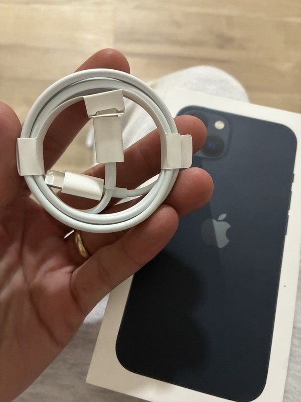 Authentic Apple Lightning Cable iPhone 13 (USB-C)