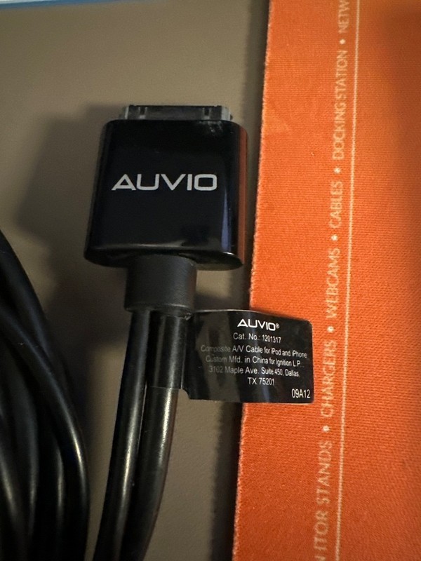 Auvio Composite a/v & USB Charging Cable for iPod & iPhone 30-Pin gallery