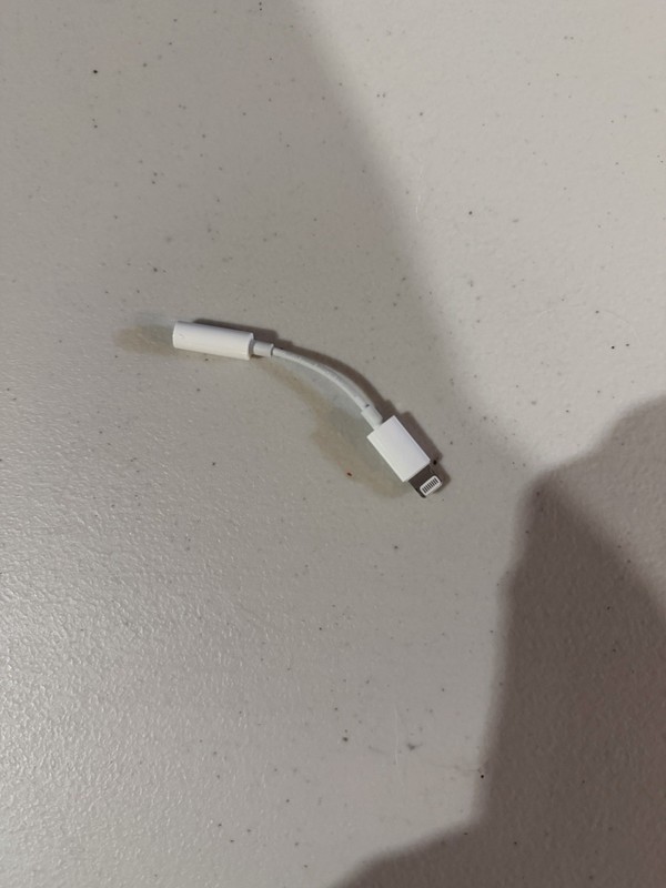 Apple MMX62AM/A 3.5mm Audio Adapter
