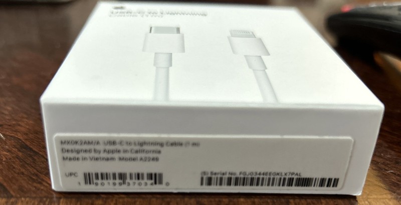 Genuine Apple - 3.3' (1M) USB-C to Lightning Cable - White NEW!! gallery