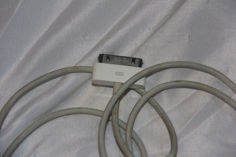 Apple MA591G/C 30-Pin to USB Cable – Charger Sync for iPod iPhone iPad gallery