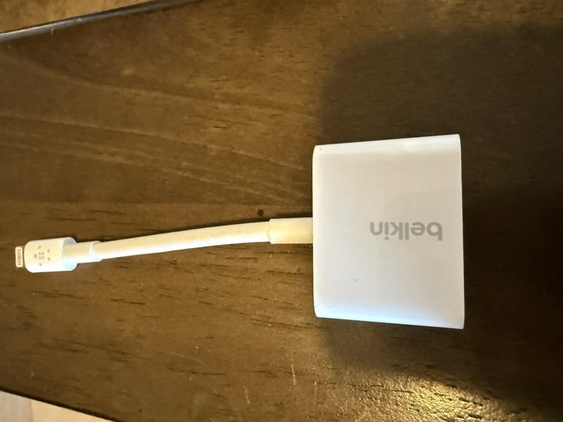 GENUINE Belkin Lightnin Audio + Charge Rockstar Adapter White PREOWNED