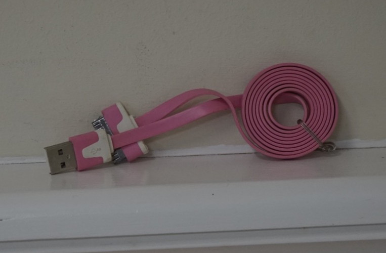 30-Pin Flat Charger Wire gallery