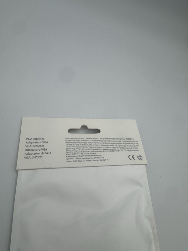 NEW Genuine Apple 30 Pin to VGA Adapter iPad iPhone iPod Monitor MC552ZM/B A1368 gallery