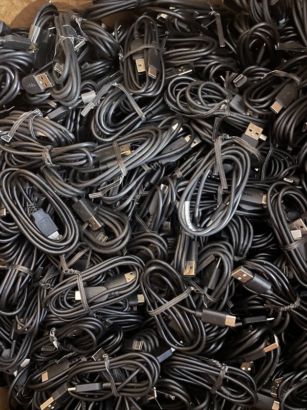 LOT OF 25 or 50 Mixed Brand Original USB-C Date Cable – USED