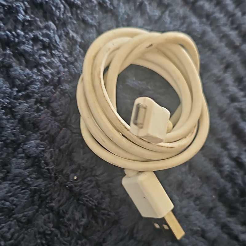 White Less than 10ft Micro-USB to USB Charging Cable Universal gallery