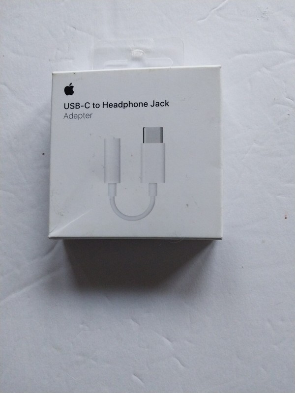 Apple MU7E2AM/A USB-C to 3.5 mm Headphone Jack Adapter gallery