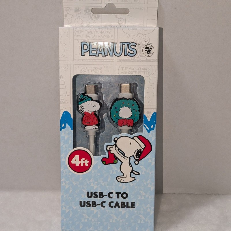 New Peanuts Snoopy USB-C Charging Cable 4FT Holiday Wreath 75th Anniv. Christmas