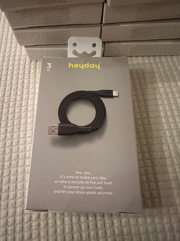 12x Heyday 3’ Fast Charge USB-A Flat Charging Cable - Black - NEW Mfi-certified gallery