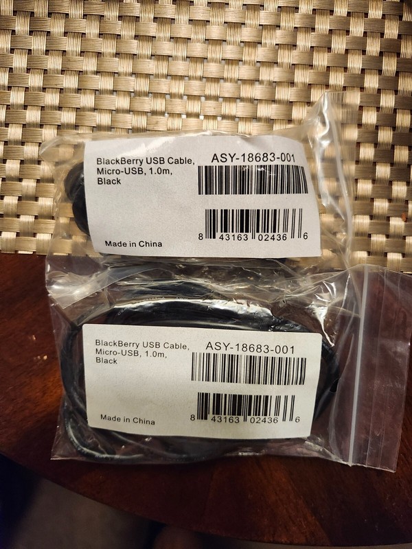2 x BlackBerry ASY-18683-001 New OEM Micro USB Cable 1.0m NEW Free Shipping