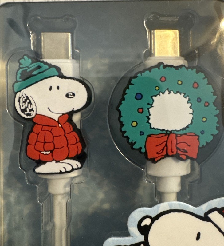 🎄 Peanuts USB-C Charging Cable - Snoopy Christmas Wreath 4FT Data/Sync Cord gallery