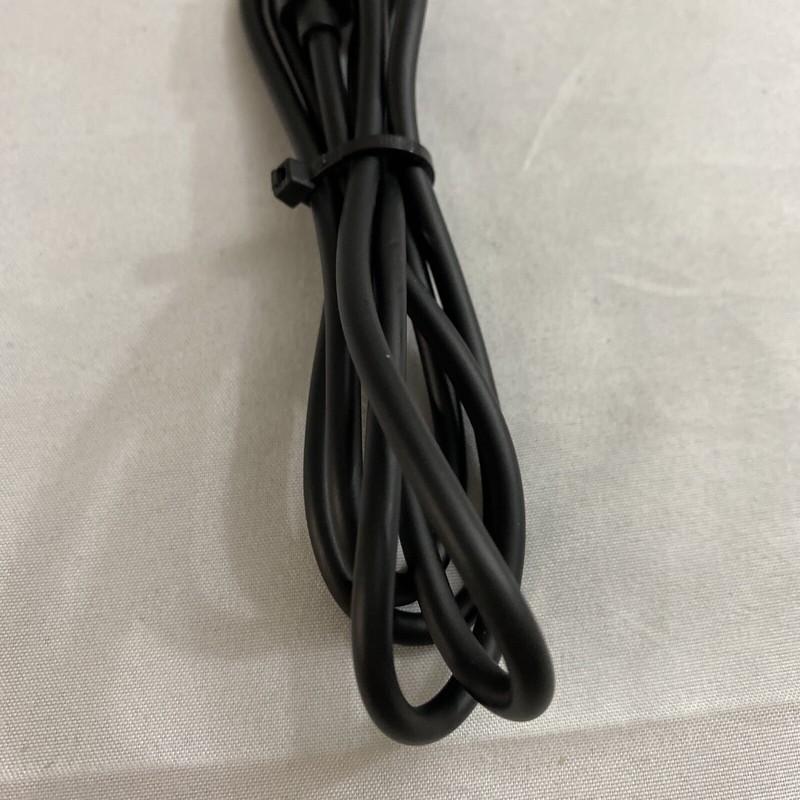 Unbranded USB-C to USB-C Cable Used Black 3-Feet Rounded gallery