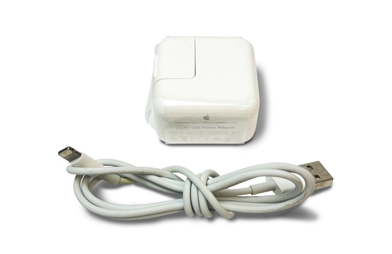 Lot of 100 Genuine Apple 12W USB Power Adapter Charger w/ Lightning Cable A2167