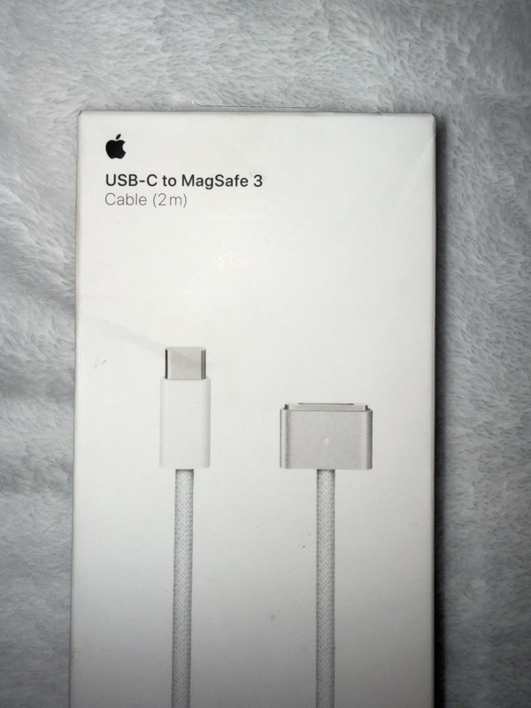 Apple USB-C to MagSafe 3 Cable (2m) gallery