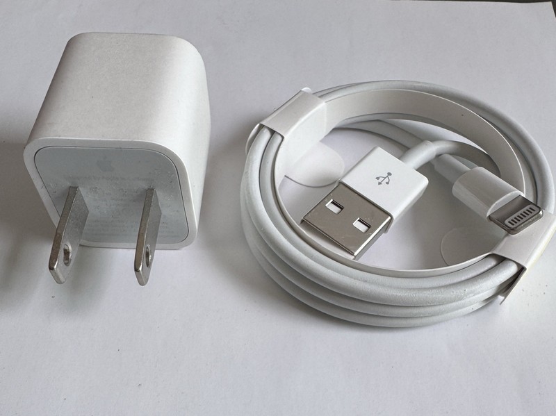 Apple Lightning 5-Watt USB Cable 1m Power Adapter -A1385