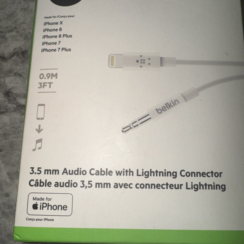Belkin 3ft 3.5 mm Audio Cable With Lightning Connector - White M-Fi Certified gallery